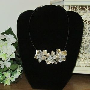 Unique flower porceline necklace